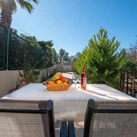 Appartement Maria's With Terrace, Close To The