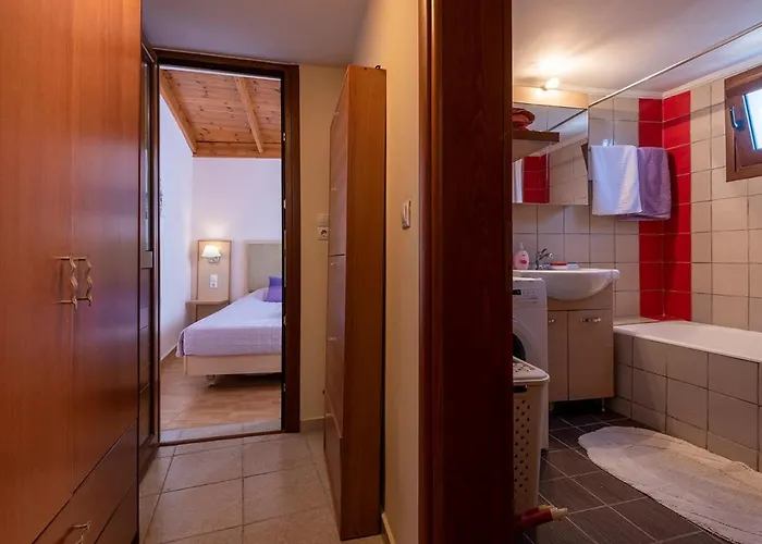 Maria's With Terrace, Close To The Appartement