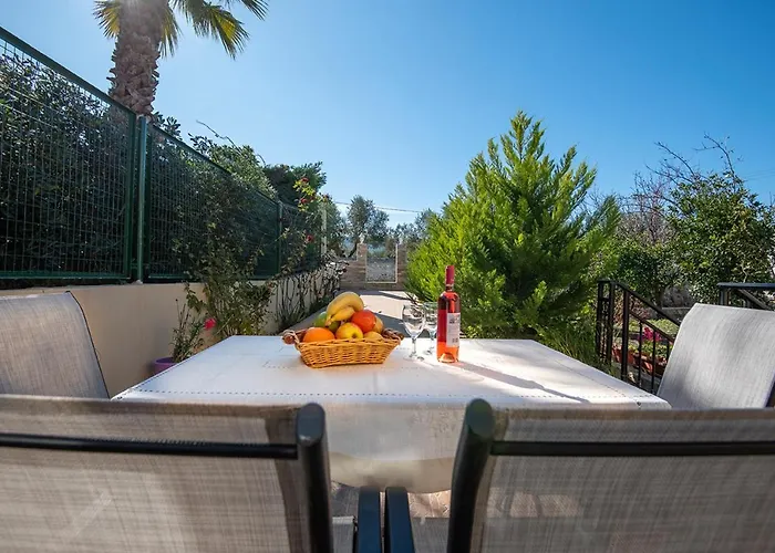 Appartement Maria's With Terrace, Close To The